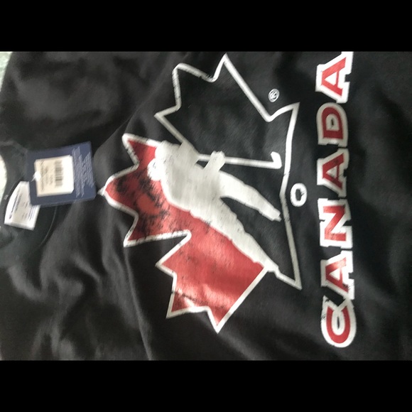 Champion Team Canada Sweatshirt - Picture 4 of 8